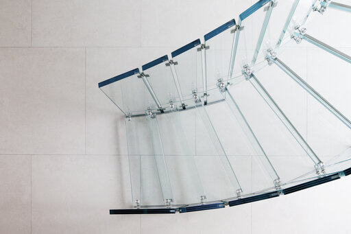 Fly - amazing transparent Treppe
