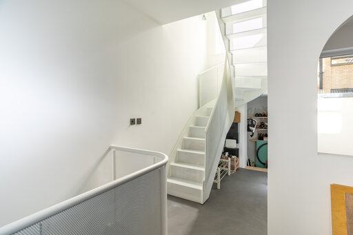 Industriedesign 1 - Tottenham Street London Stahltreppen perforiertes Stahlblech Siller Treppen Tottenham Street London Stahltreppen perforierter Stahl Siller Treppen Bild 025