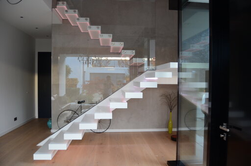 Go Up - moderne Designtreppe mit corian stufen und led Siller Treppen Design 11