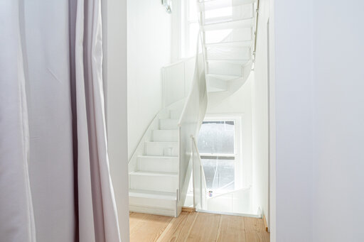 Industriedesign 1 - Tottenham Street London Stahltreppen perforiertes Stahlblech Siller Treppen Tottenham Street London Stahltreppen perforierter Stahl Siller Treppen Bild 015
